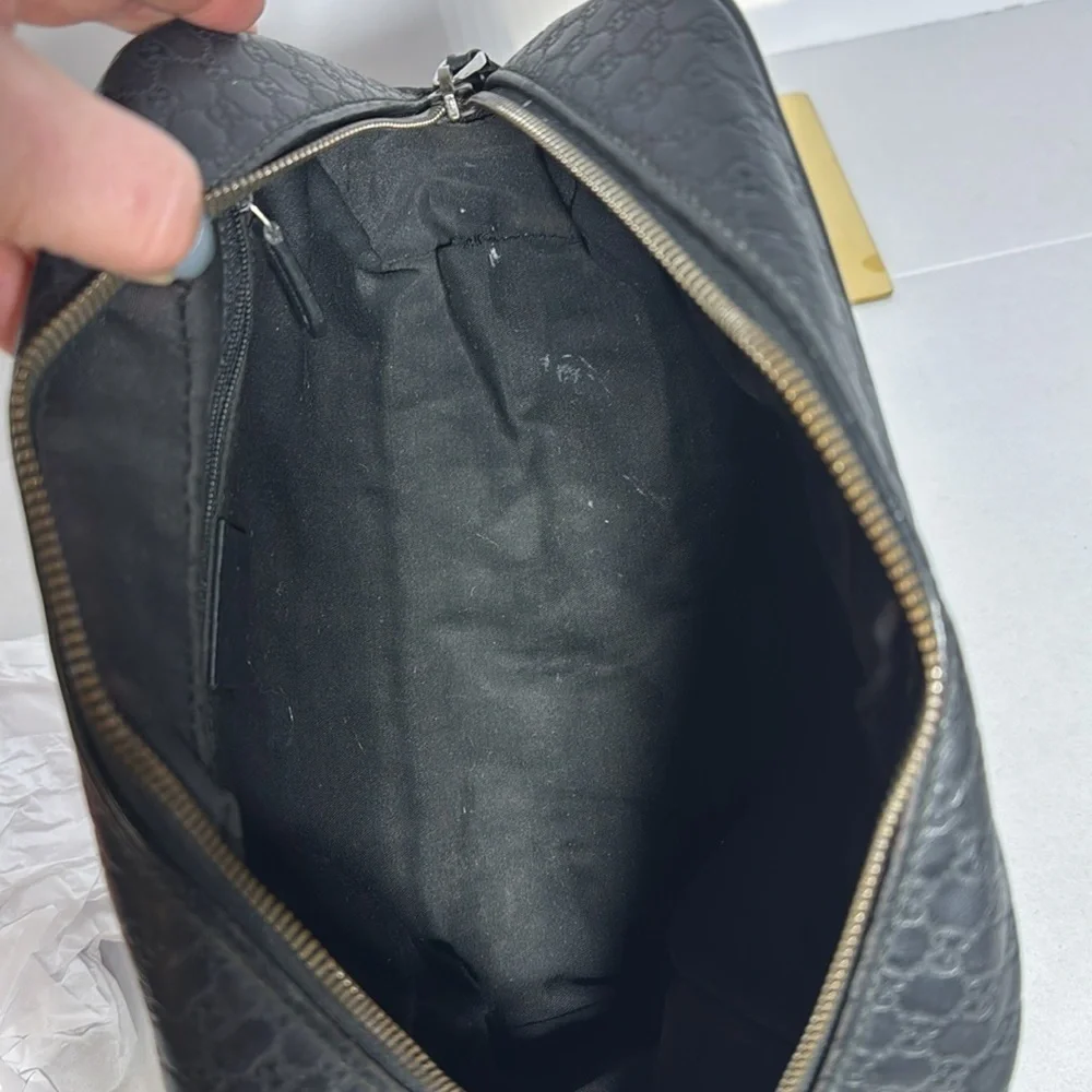 AUTHENTIC GUCCI DOP KIT IN BLACK GG LEATHER